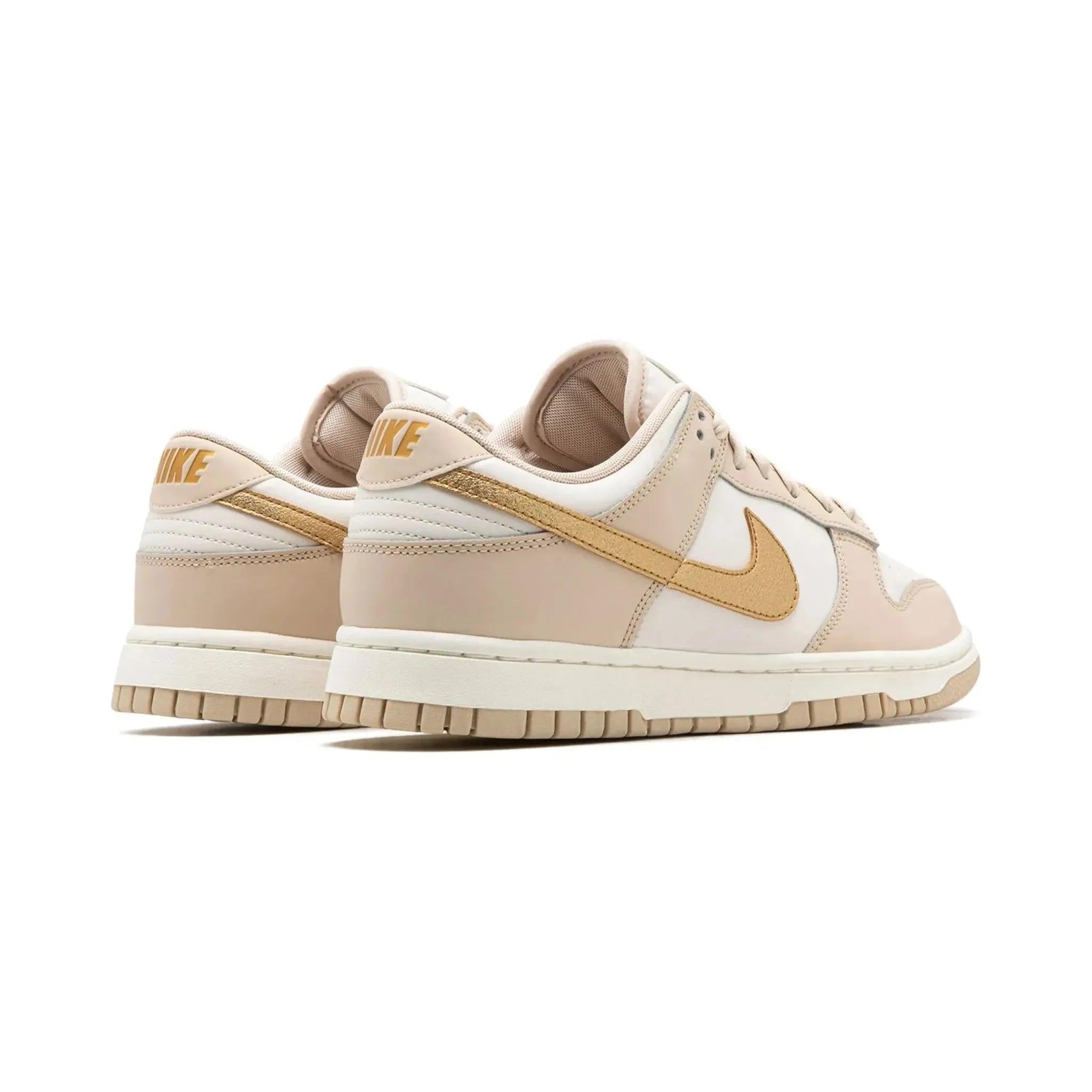 Nike Dunk Low - Metallic Gold