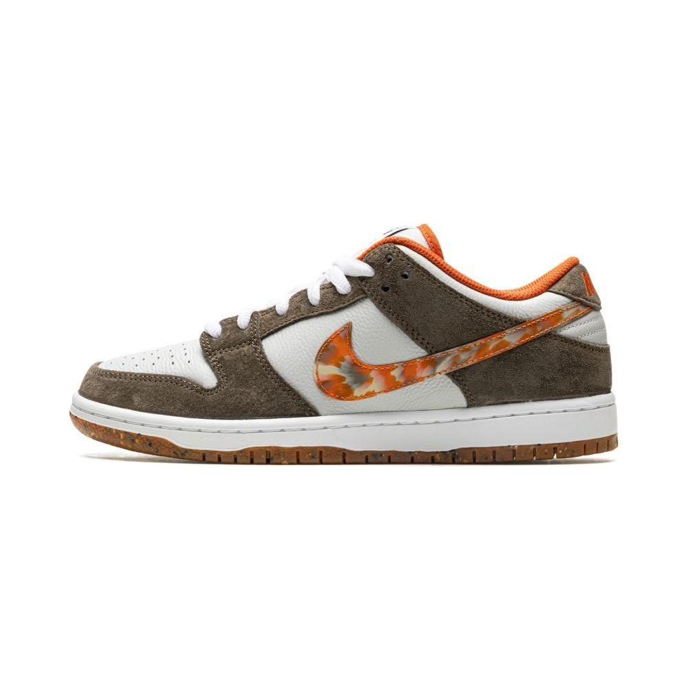 Nike SB Dunk Low - Crushed D.C.