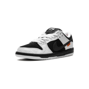 Nike SB Dunk Low - Tightbooth