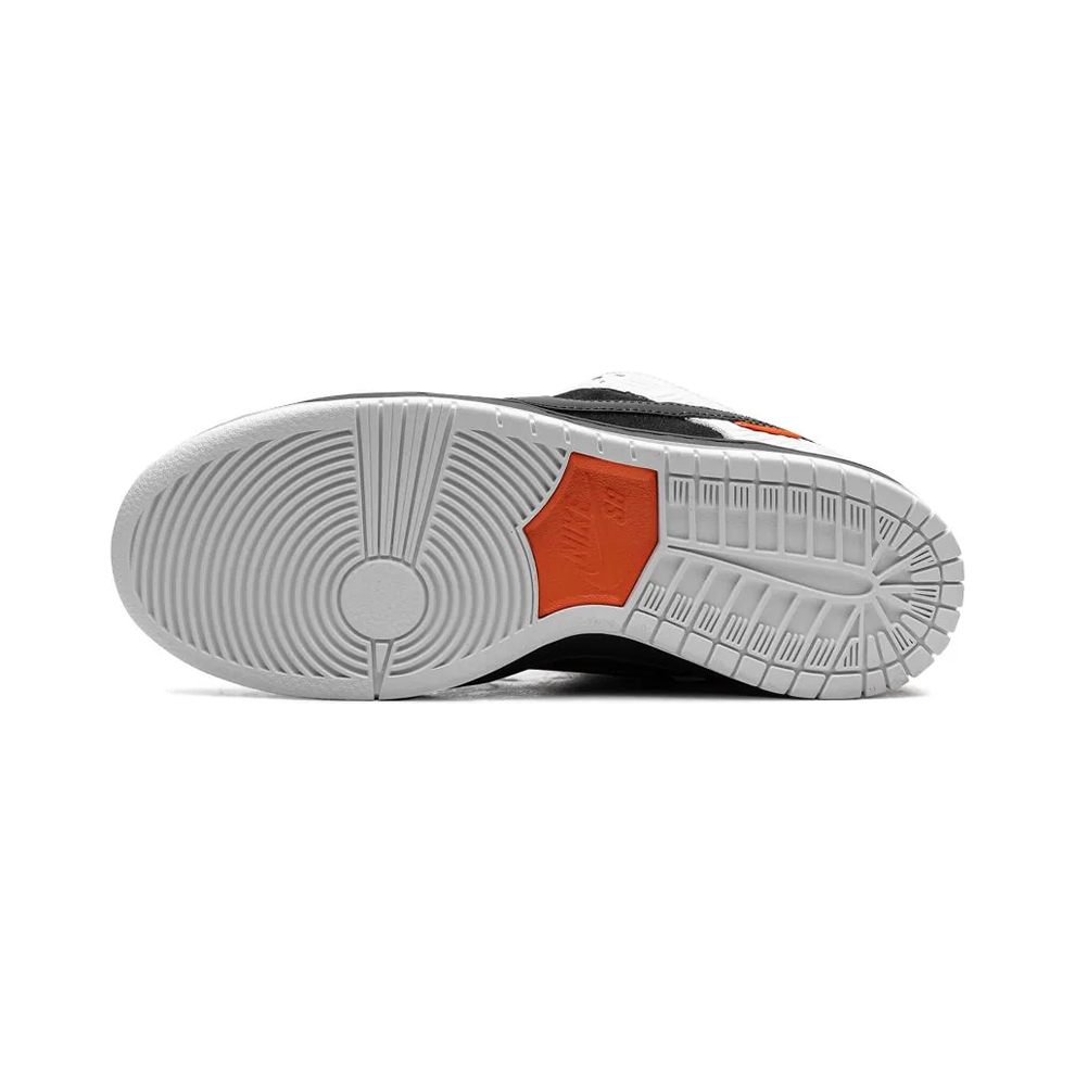 Nike SB Dunk Low - Tightbooth