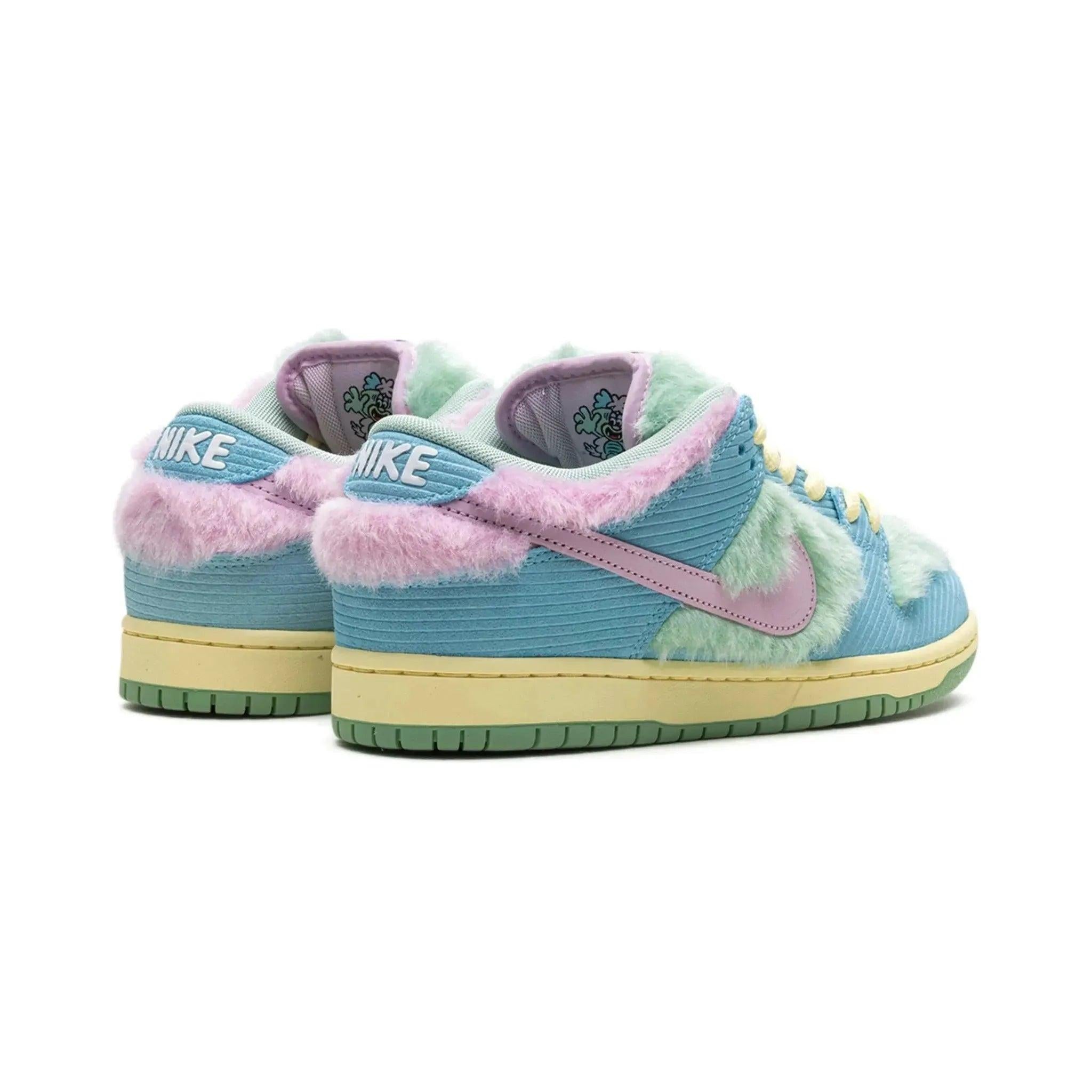 Nike SB Dunk Low - Verdy Visty